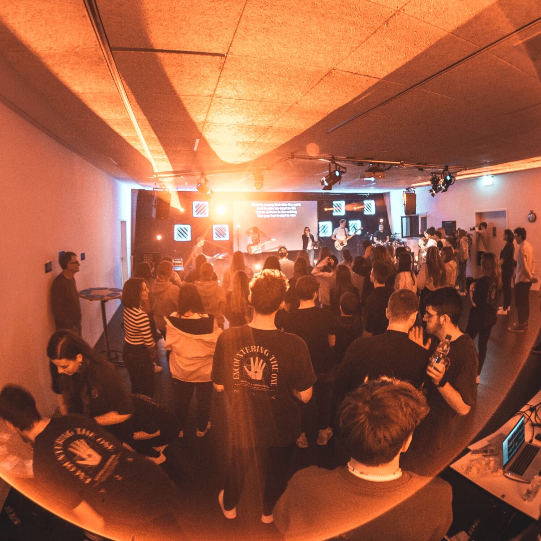Vorfreud uf de nächsti Anlass am 10.03.2023 mit @mcswitzerland 🙌🥳🎉 Bild isch en chline review vu letzt Jahr! Wir sind gespannt was uns dieses Jahr erwartet 🙌🥳🎉
#lighthouse27 #lighthouse27band #Teenslcub #event #erleben #kirche #jesus #bibel #gemeinschaft #masterscommission #mc23
