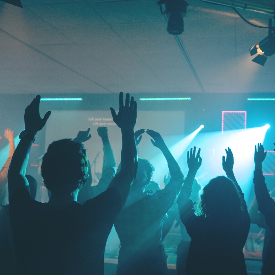 Lift your hands to the heavens - Lift your voice to the sky - Praise the Lord of all creation - Let His name be lifted high 🎉🥳🙌 Amen
Was war das für ein eindrücklicher Abend am 10.02.2023 🙌🥳😍🎉
#lighthouse27 #lighthouse27band #Teenslcub #event #erleben #kirche #jesus #bibel #gemeinschaft