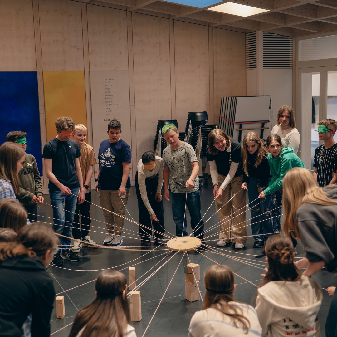 Mit viel Freude schauen wir zurück auf den 12.05.2023 🙌🥳😍🎉 hier ein kleiner Einblick in den coolen TC 🙌🥳😍🎉
#lighthouse27 #lighthouse27band #Teenslcub #event #erleben #kirche #jesus #bibel #gemeinschaft