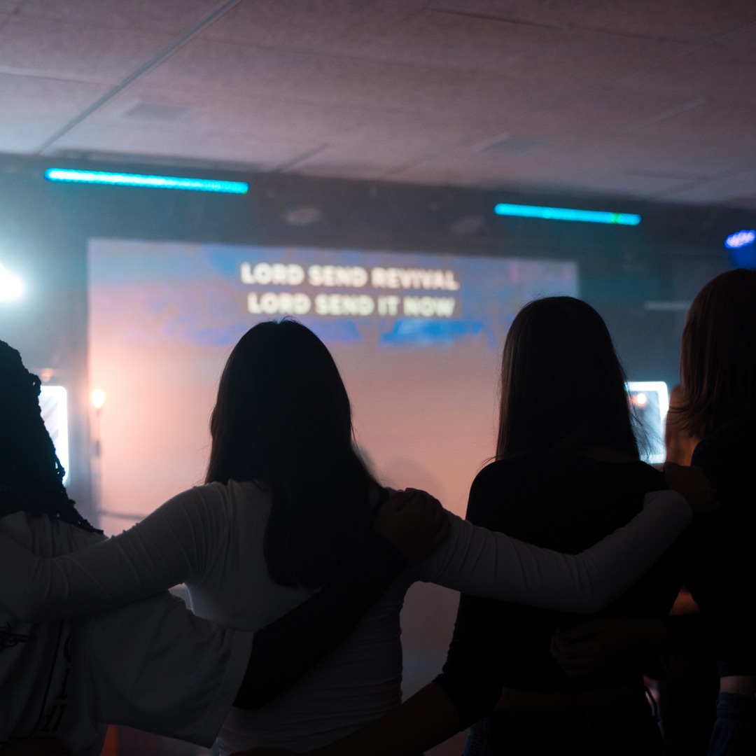 Lord send revival, lord send it now
Was war das für ein Lightouse27 am 10.11.2023 🥳🙌 wir freuen uns schon auf den Rückblick des Lighthouse27 morgen und auf den kommenden Lighthouse27 am Freitag 2.11.2023 🥳🙌 sei mit dabei 🥳
#lighthouse27 #lighthouse27band #event #erleben #kirche #jesus #bibel #gemeinschaft #Teenslcub #lounge #youth